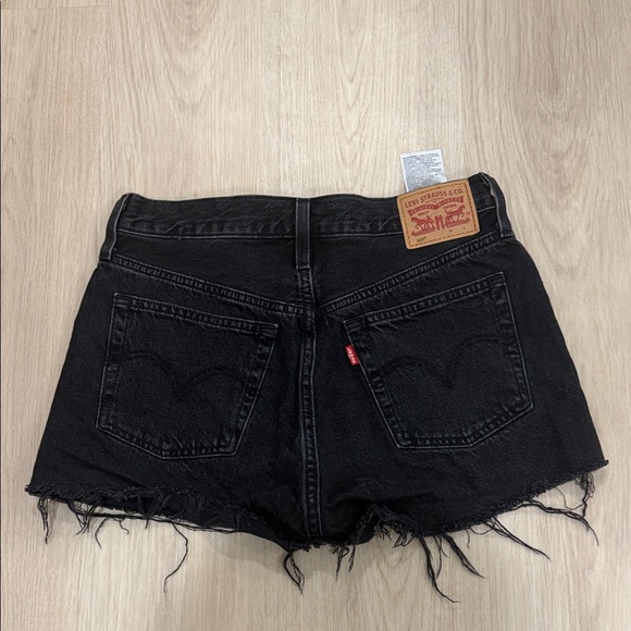Levi’s 27 Black Distressed Denim Shorts - Picture 4 of 5